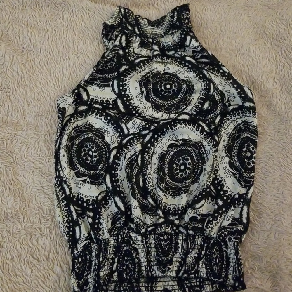 Sleeveless blouse